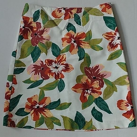 Ann Taylor Factory White w Florals Sz 2 - Picture 1 of 8